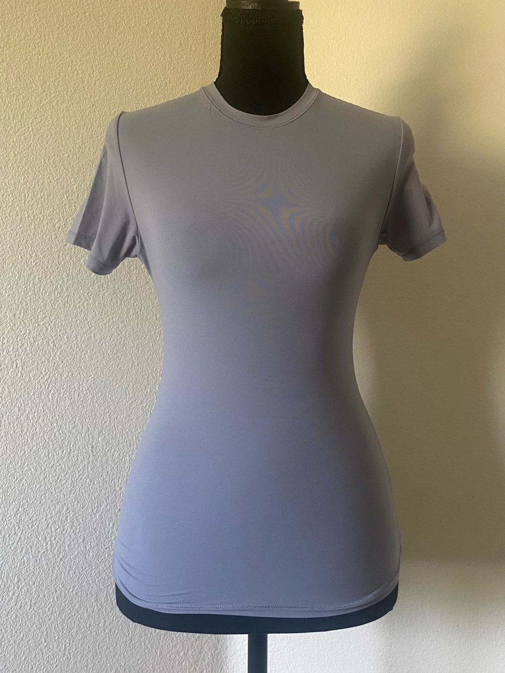 SKIMS Short Sleeve Tee in Purple